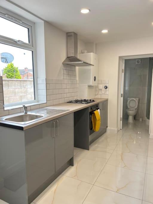 Catherine 5 Bedroom House Crewe Εξωτερικό φωτογραφία