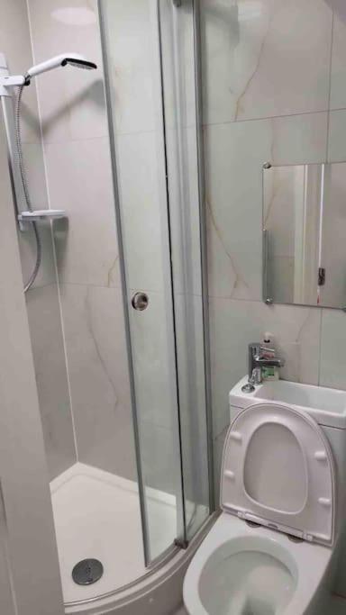 Catherine 5 Bedroom House Crewe Εξωτερικό φωτογραφία
